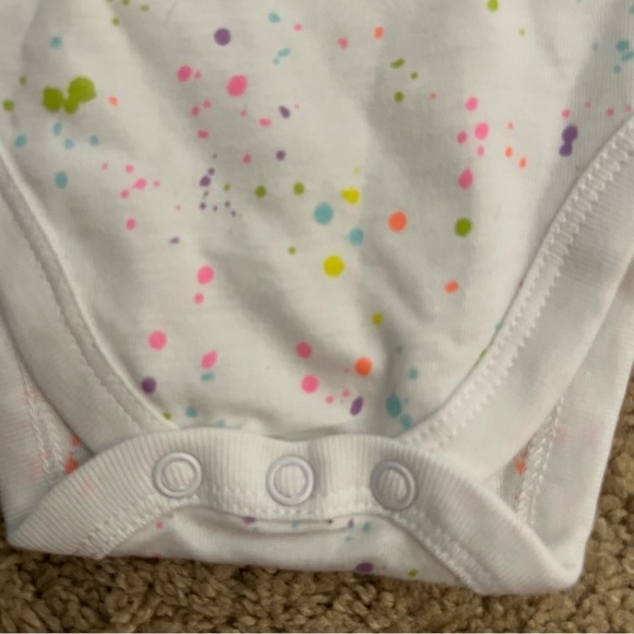 3/25 🍄 Garanimals Paint Splattered Ruffled Shoulder Baby Onesie Size 0-3 NWT - Picture 7 of 11